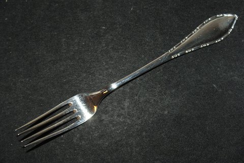 Child Fork, New Pearl Series 5900, (Pearl Edge Cohr) Danish silver cutleryFredericia silverLength 15 cm.