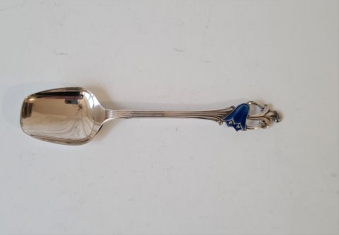 Marmalade spoon in Norwegian silver decorated with bell flower in blue enamel by TH.Marthinsen 14 cm.