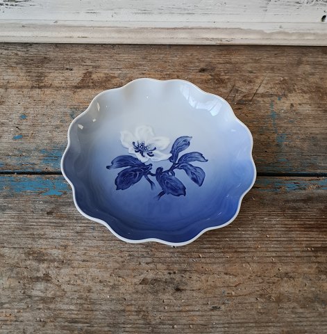 B&G Julerose dish no. 227