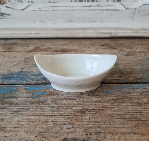 B&G White Elegance salt bowl no. 55