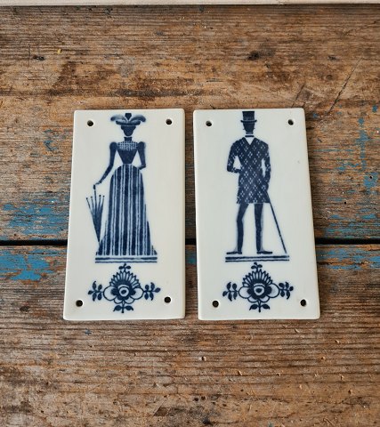 Royal Copenhagen toilet signs with blue fluted decoration no. 9875