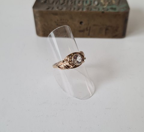 Vintage ring in 8 kt gold with clear stone by Hermann Siersbøl