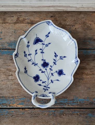 B&G Butterfly leaf-shaped dish no. 357