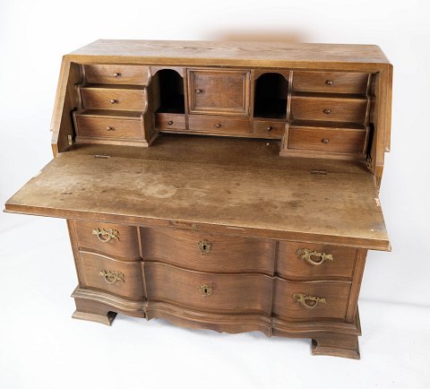 Bureau of dark oak, in great antique condition from the 1940s. 5000m2 showroom.