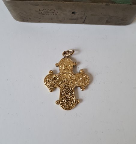 Large Dagmark cross in 14 kt gold