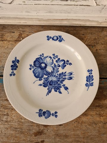 Royal Copenhagen Antique Blue Flower lunch plate 20 cm. ca. 1800-1820