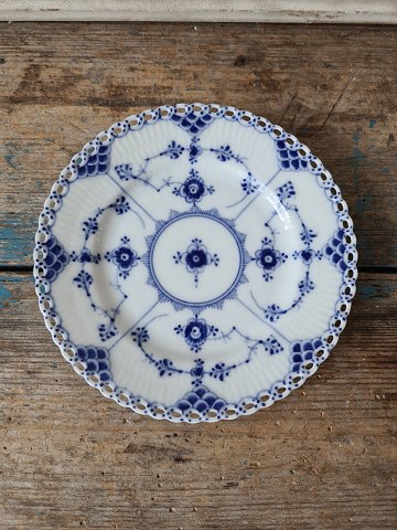Royal Copenhagen Blue Fluted full lace cake plate No. 1088, 1898 - 1923