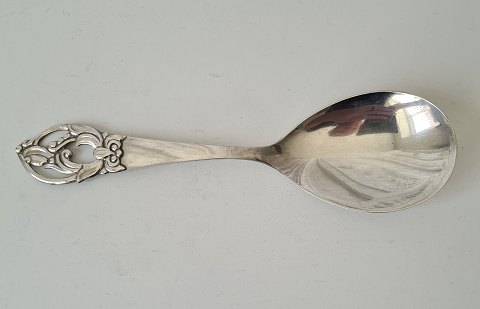 Serving spoon in silver from 1939 - 20 cm.