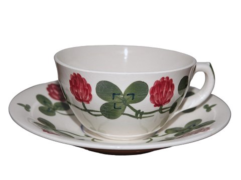 Aluminia Red ClovesTea cup that is also decorated on the inside