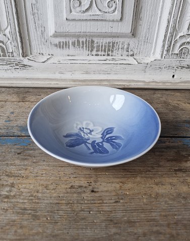 B&G Christmas rose smal bowl no. 574