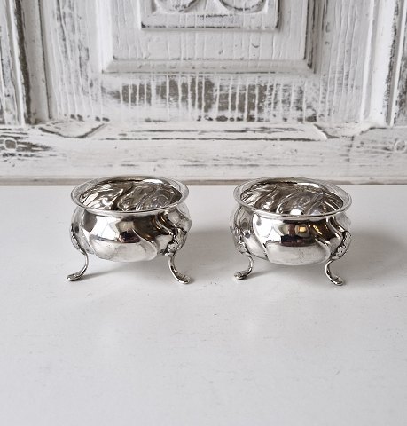 Pair of salt bowls in silver - Rococo inspired design from Cohr