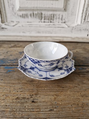 Royal Copenhagen Blue fluted full lace rare small coffee cup No. 1159 with chip