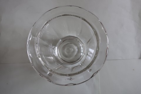 Antique jelly / marmalade / jam glassIt has a beautiful shapeH: about 7cmW: about 10cmIn a very good conditionPlease look at our other items as jelly glass too