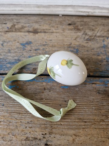 Royal Copenhagen Easter egg decorated with erantis