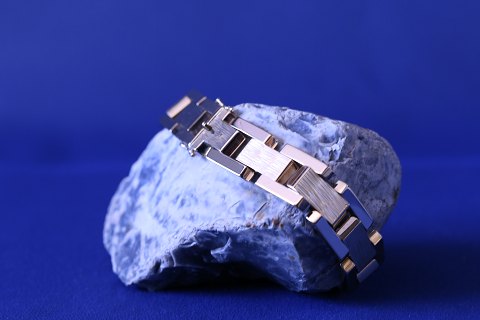 item no: 605356