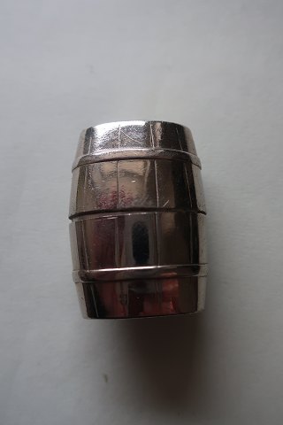 For the collector:Vintage lighterHas a form like a barrelRareH: 4cmIn a good condition