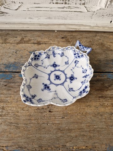 Royal Copenhagen Blue Fluted full lace rare dish no. 1076