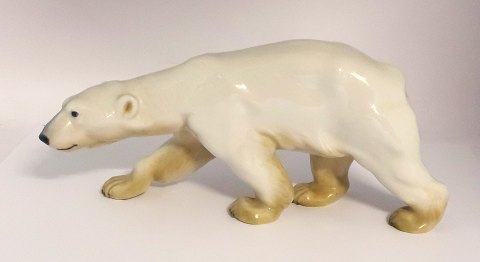 Bing & Grøndahl. Porcelænsfigur. Stående Isbjørn. Model 1785. Længde 29 cm. (2 
sortering)