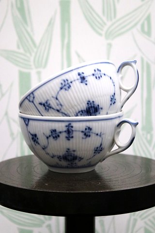 Royal Copenhagen , Musselmalet Riflet stor morgen tekop 
(uden undertallerken) 
RC# 084...