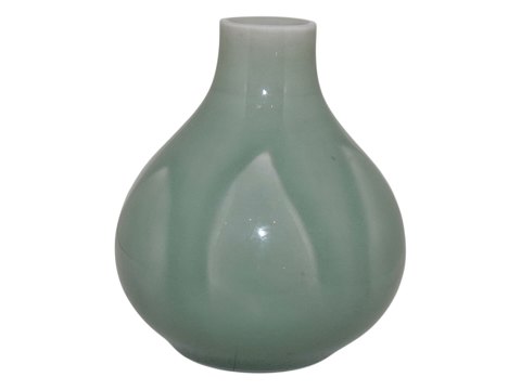 Royal Copenhagen keramik
Miniaturevase med celadonglasur