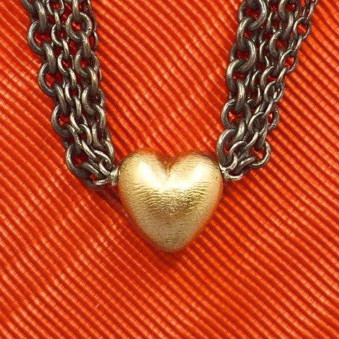 Ole Lynggaard, Heart clasp of 14k gold, with oxidized silver chain