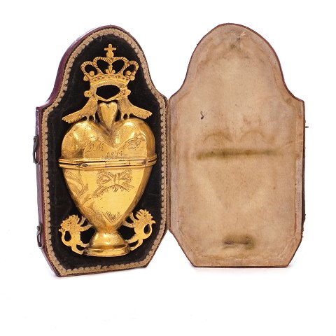 Amageræg i originalt foderal begge dateret 1814 og med navnetrækkene "NISF DMTD". Stemplet "W". Uidentificeret mester 1810-20. H: 10,4cm