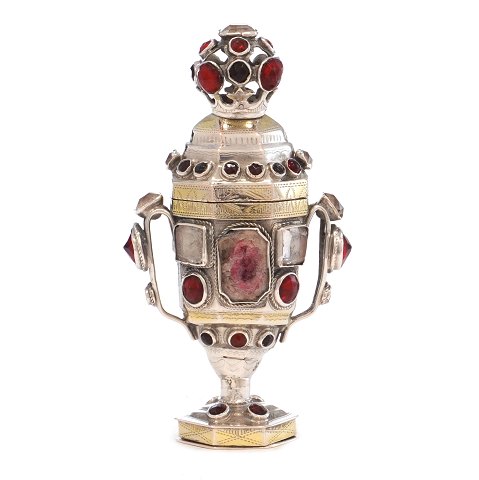 Danish silver vinaigrette By Paul Hansen, Tondern, 1785-1830. H: 12cm