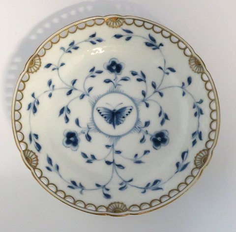 Bing & Grøndahl. Sommerfugl med guld. Kagetallerken med gennembrudt bort. Diameter 17 cm. (1 sortering).