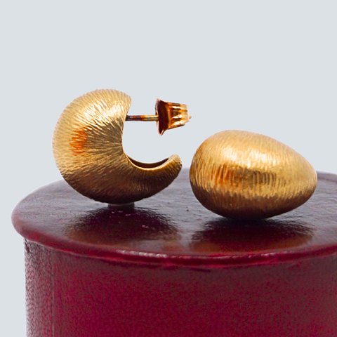 Ole Lynggaard; Pair of earrings in 14k gold
