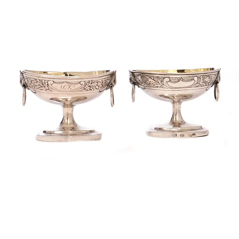 Pair of early 19th century Danish Empire silver salt-cellars by Nicolai Christensen, Copenhagen circa 1820. H: 5,7cm. L: 7,8cm