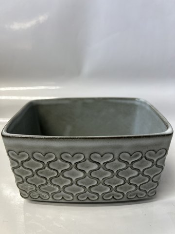 Bing & Grondahl / Nissen, Cordial stoneware, Butter box without lid.Measures 6.5 x 12 cm.