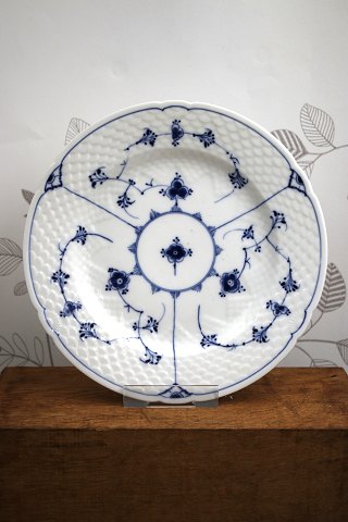 Antik Bing & Grøndahl , Musselmalet / Blåmalet middagstallerken.Dia.: 24,5cm...