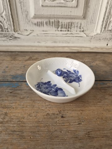 Royal Copenhagen Blå Blomst fletter asiet No. 8255