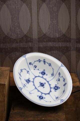 Rare baking dish / oval dish with thick edge in Blue Fluted Fluted from Royal Copenhagen. 1/306...