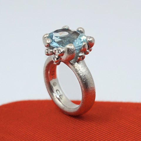Ole Lynggaard, Charlotte Lynggaard; Ring in 18k white gold set with aquamarine and diamonds