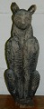 Håndskåret figur af kat