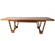Sofabord i teak designet af Illum Vikkelsø fra 1960erne.
5000m2 udstilling.
