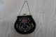 Vintage:Schöne alte HandtäschchenHandgesticktSchöne Schliesung und eine kleine KetteUm 1930-1945