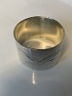 Napkin ring Silver. Seagull motifStamped: Tre TårneSize 2.8 x ø 4.3 cm.