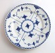 Royal Copenhagen. Musselmalet, halvblonde. Tallerken. Model 573. Diameter 19 cm. 
 (3 sortering)