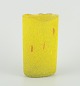 L'Art presents: 
Bertil 
Vallien for 
Kosta Boda, 
Sweden.
Unique vase of 
yellow art 
glass.