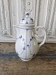 Karstens Antik 
præsenterer: 
Royal 
Copenhagen 
Musselmalet 
riflet sjælden 
kaffekande 
1850-98