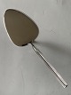 Cake spatula 
Ballerina 
Silver plated
Length. 17.5 
cm