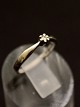 Middelfart 
Antik presents: 
8 carat 
white gold ring 
with diamond