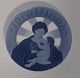 Royal Copenhagen. Juleplatte 1908. Mary med barnet. Diameter 15,5 cm. ( 1 
sortering )