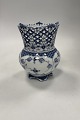 Danam Antik præsenterer: Royal Copenhagen Musselmalet Helblonde Vase No. 1124