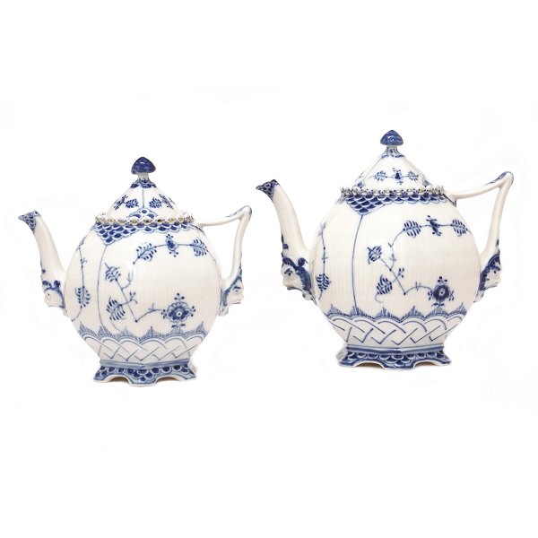 Royal Copenhagen Teekannen 1118 & 1119. H: 17 & 19cm