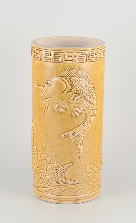 Chinese floor vase made of earthenware.