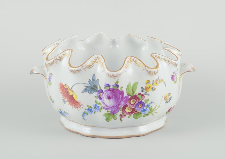 Richard Klemm, Dresden, Tyskland.
Glaskøler (monteith) af porcelæn.