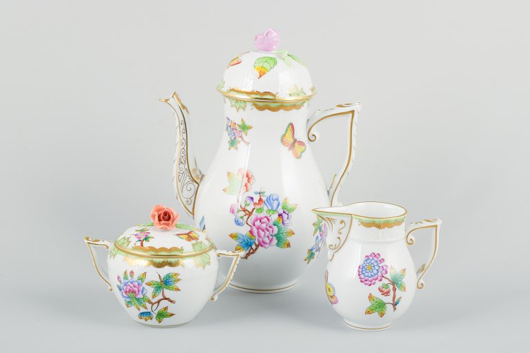 Herend, Hungary.
Queen Victoria porcelain coffee set.